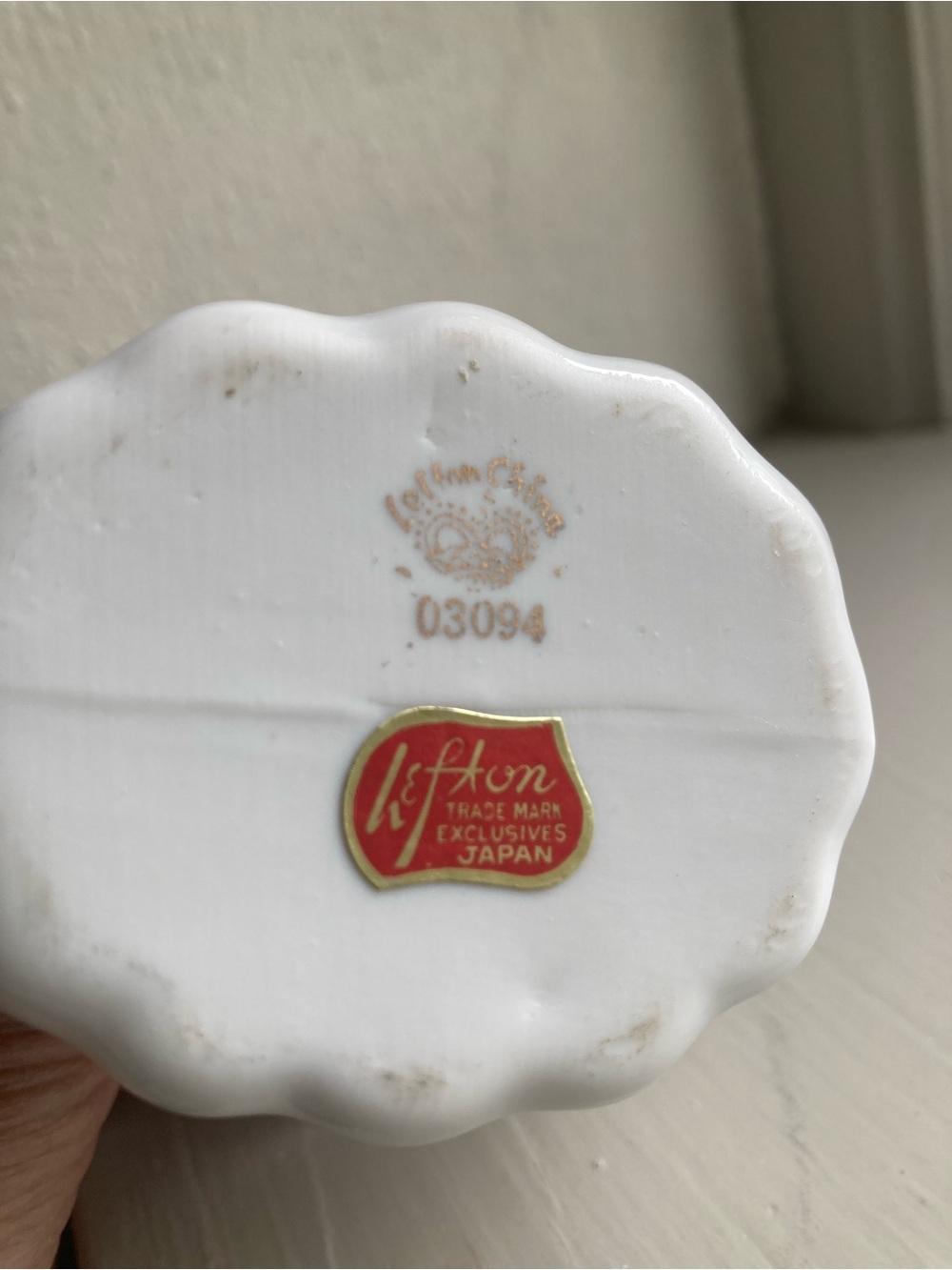 Lefton China Valentine Hearts Small Ceramic Basket Hand Painted - Picture 4 of 7